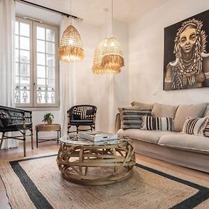 Lovely Boho Apartment With Parking - Historic Center By Rems